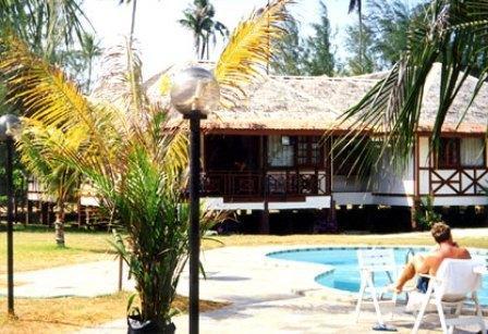 Duta Sands Beach Resort Kuantan Extérieur photo