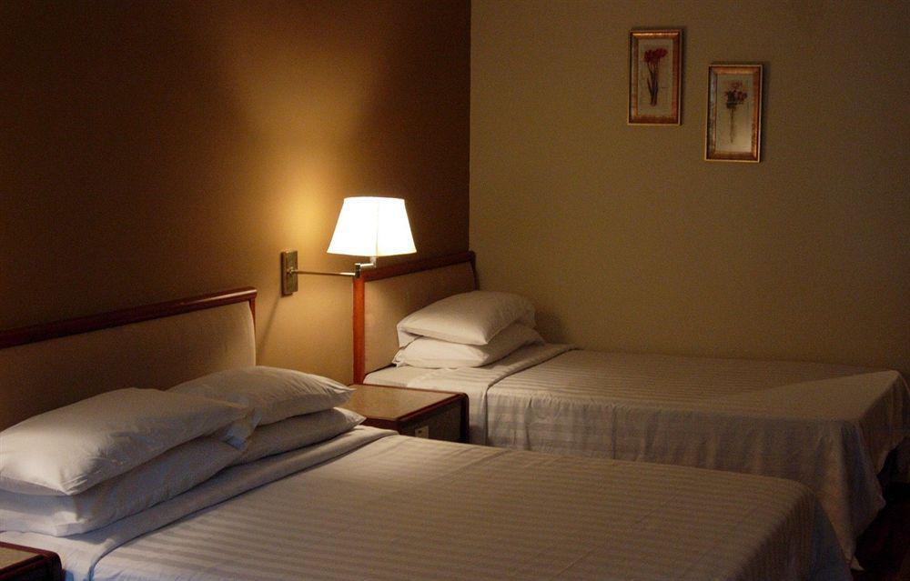 Duta Sands Beach Resort Kuantan Chambre photo