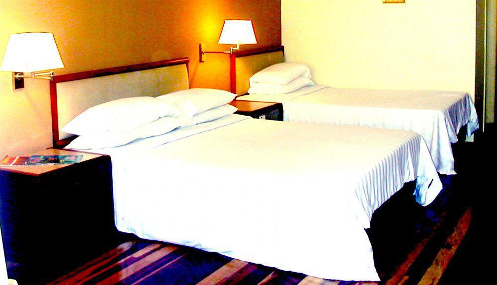 Duta Sands Beach Resort Kuantan Chambre photo